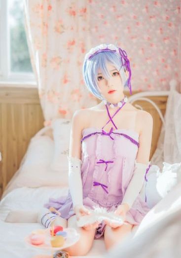 年轻的岳母完整版_高清高清完整版